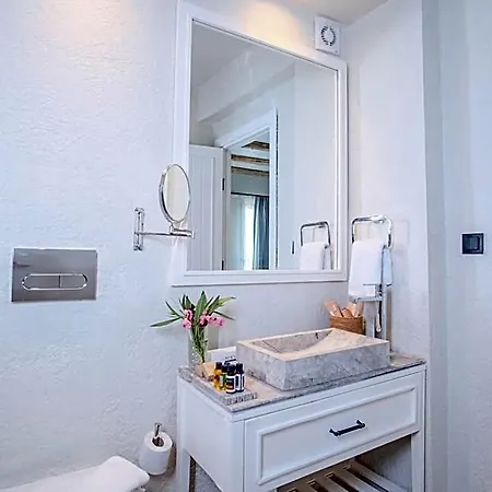 Inone Hotel 3*